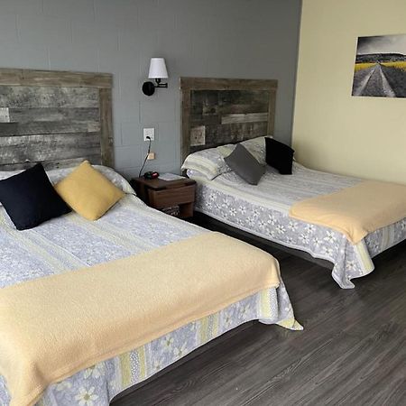 Acton Vale Motel Valois Yl Inc מראה חיצוני תמונה