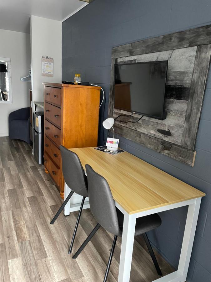 Acton Vale Motel Valois Yl Inc מראה חיצוני תמונה