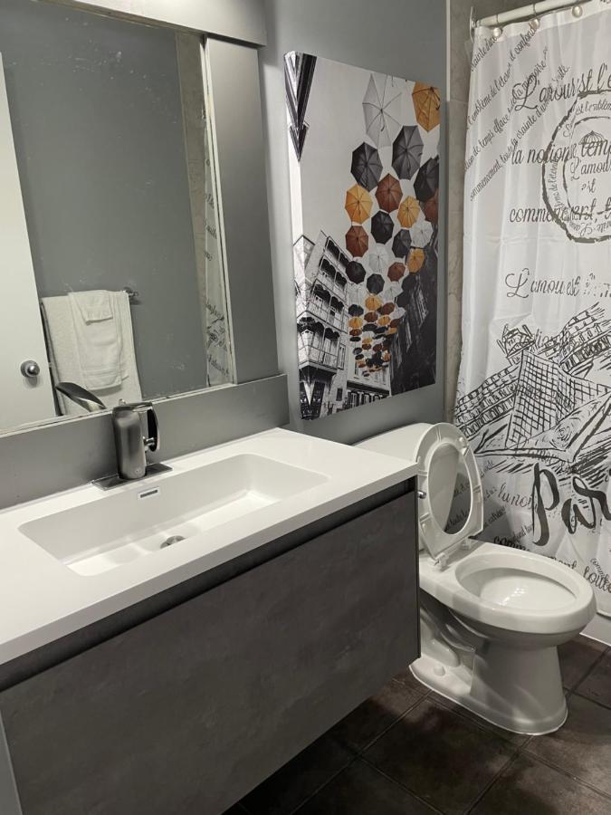 Acton Vale Motel Valois Yl Inc מראה חיצוני תמונה
