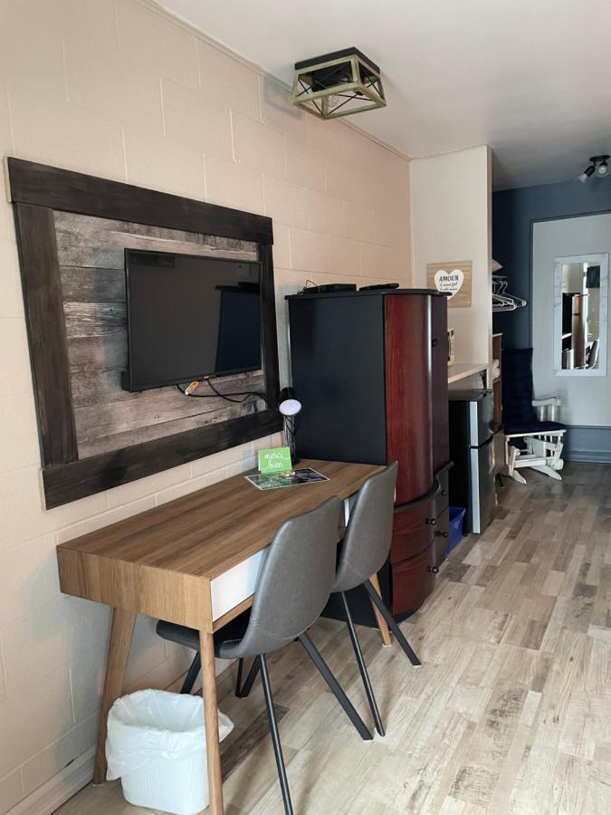Acton Vale Motel Valois Yl Inc מראה חיצוני תמונה