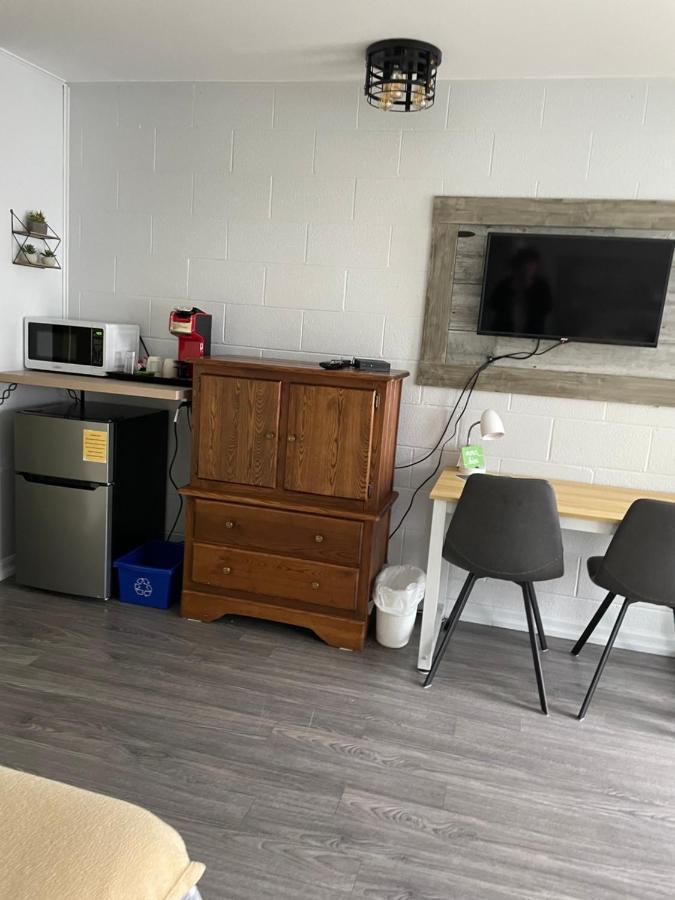 Acton Vale Motel Valois Yl Inc מראה חיצוני תמונה